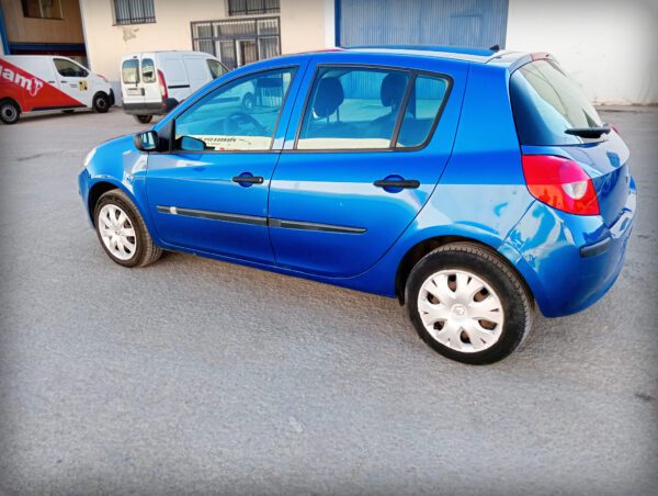 Foto de RENAULT CLIO 1.5 D, imagen 3