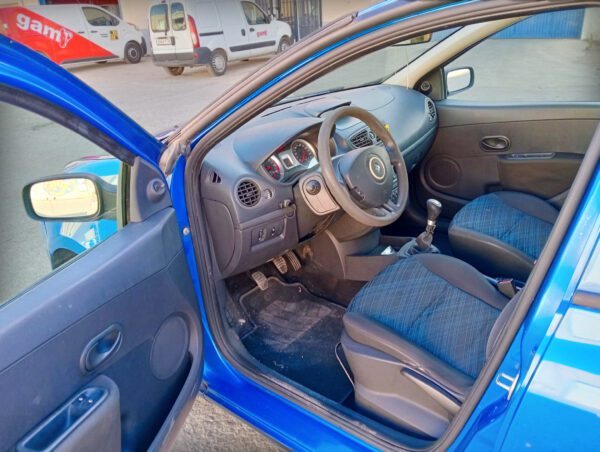 Foto de RENAULT CLIO 1.5 D, imagen 5