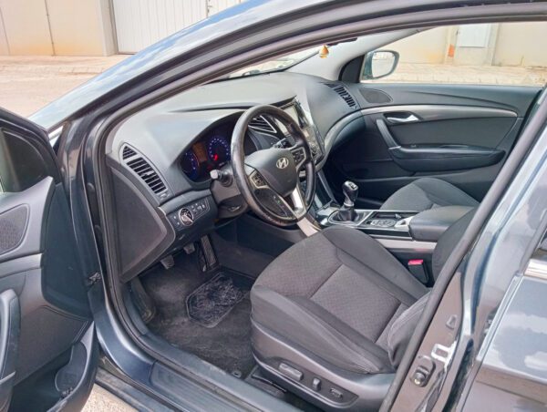 Foto de HYUNDAI I-40 1.7, imagen 5