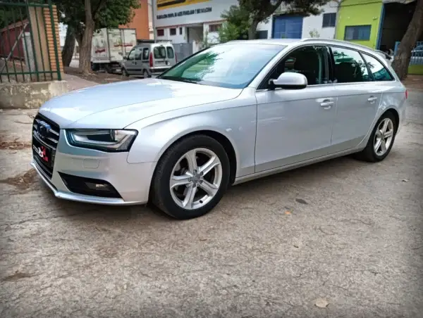 Foto de AUDI A-4 2.0 TDI AVANT AUTO, imagen 2