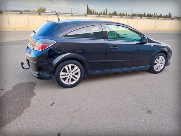 Foto de OPEL ASTRA GTC 1.7 D c, imagen 6
