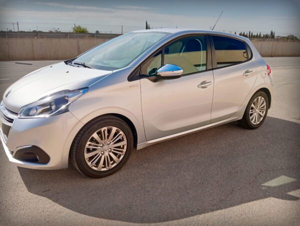 Foto de PEUGEOT 208 1.6 HDI, imagen 2