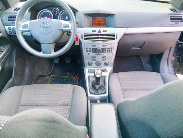 Foto de OPEL ASTRA GTC 1.7 D c, imagen 9