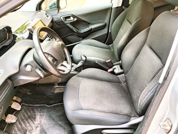 Foto de PEUGEOT 208 1.6 HDI, imagen 7