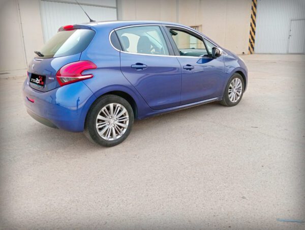 Foto de PEUGEOT 208 1.6 HDI, imagen 4