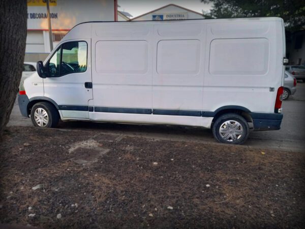 Foto de NISSAN INTER STAR 3.0 D L2 H2, imagen 2