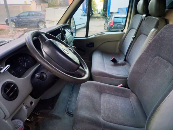 Foto de NISSAN INTER STAR 3.0 D L2 H2, imagen 5