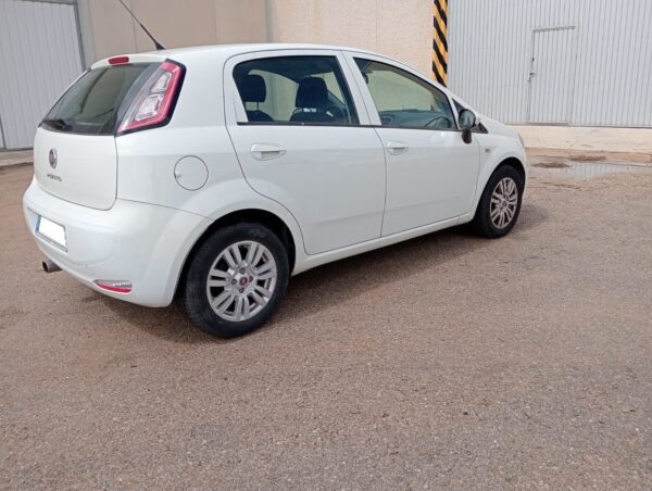 Foto de FIAT PUNTO 1.3D, imagen 4