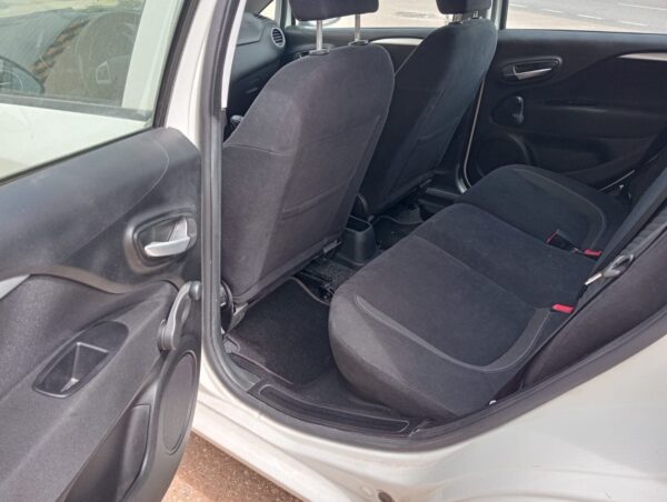 Foto de FIAT PUNTO 1.3D, imagen 8