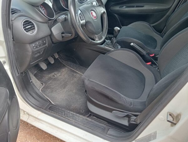 Foto de FIAT PUNTO 1.3D, imagen 10