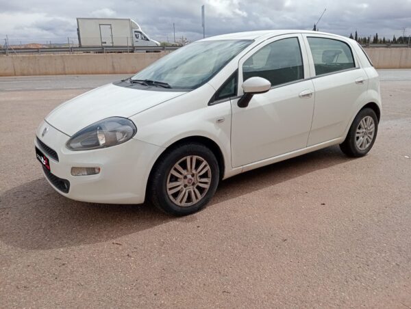 Foto de FIAT PUNTO 1.3D, imagen 2